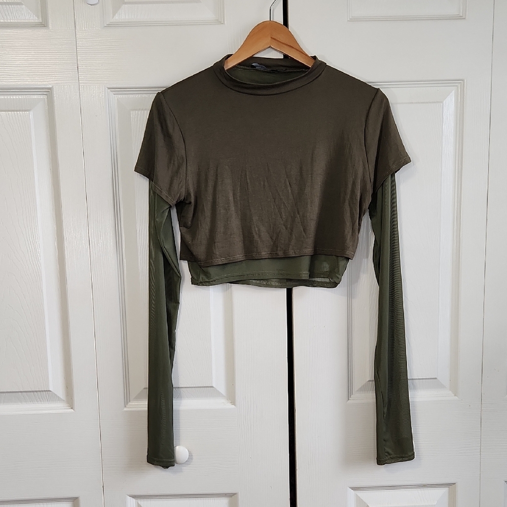 PrettyLittleThing Green Cropped Tee With Mesh Sleeves Top Size 8 Grunge Granola
